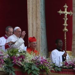 “Con su muerte y resurrección, Jesús muestra a todos la vía de la vida y la felicidad”